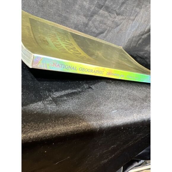 December 1988 National Geographic HOLOGRAM EARTH 🌍 / MCDONALD'S AD‎ Front/Back - Picture 8 of 16